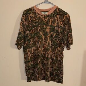 Mossy Oak Camouflage Tee with Peach  Trim L Vintage Distressed